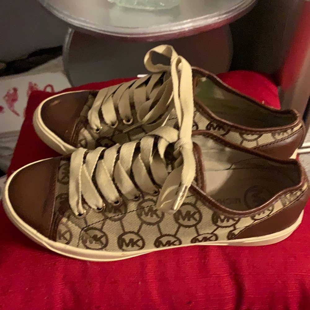 Micheal Kors Sneakers Size 8